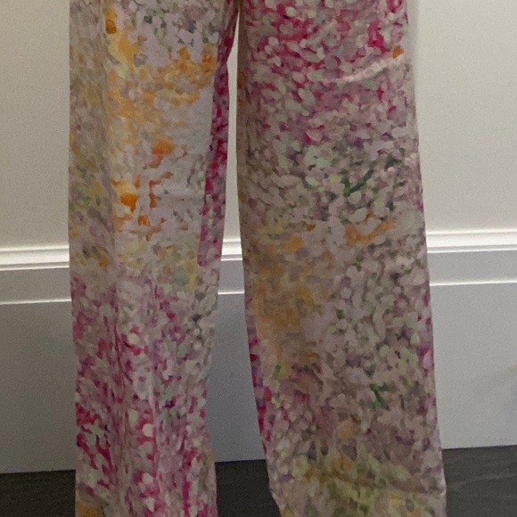 Brand new aritzia pants!! - Picture 2 of 3